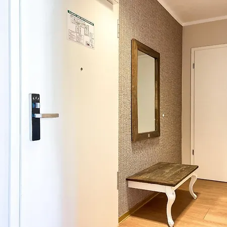 Baltischer Hof 61 *